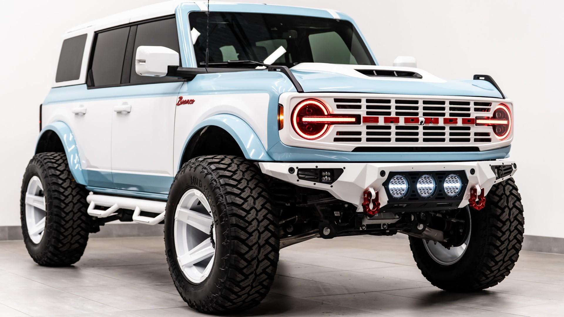 2025 FORD BRONCO in Blue, photo 5 of 60