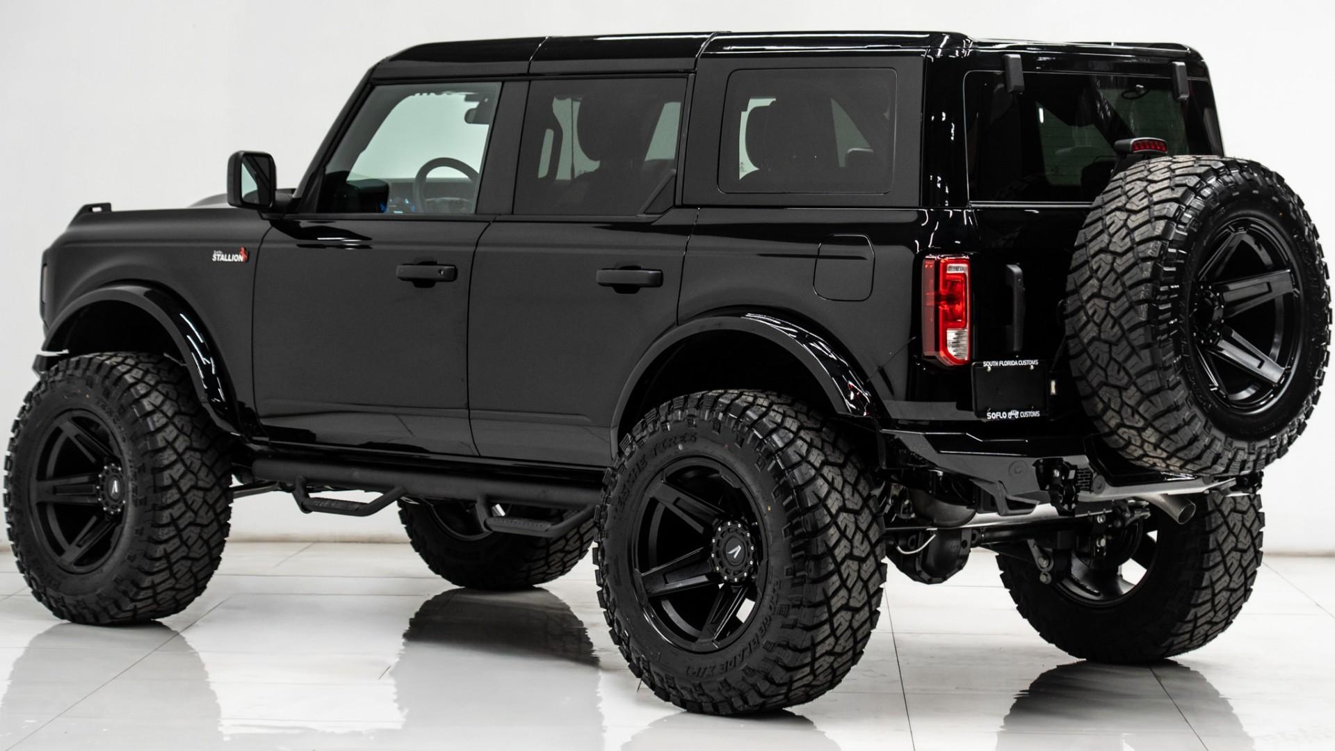 2025 FORD BRONCO in Black, photo 10 of 33