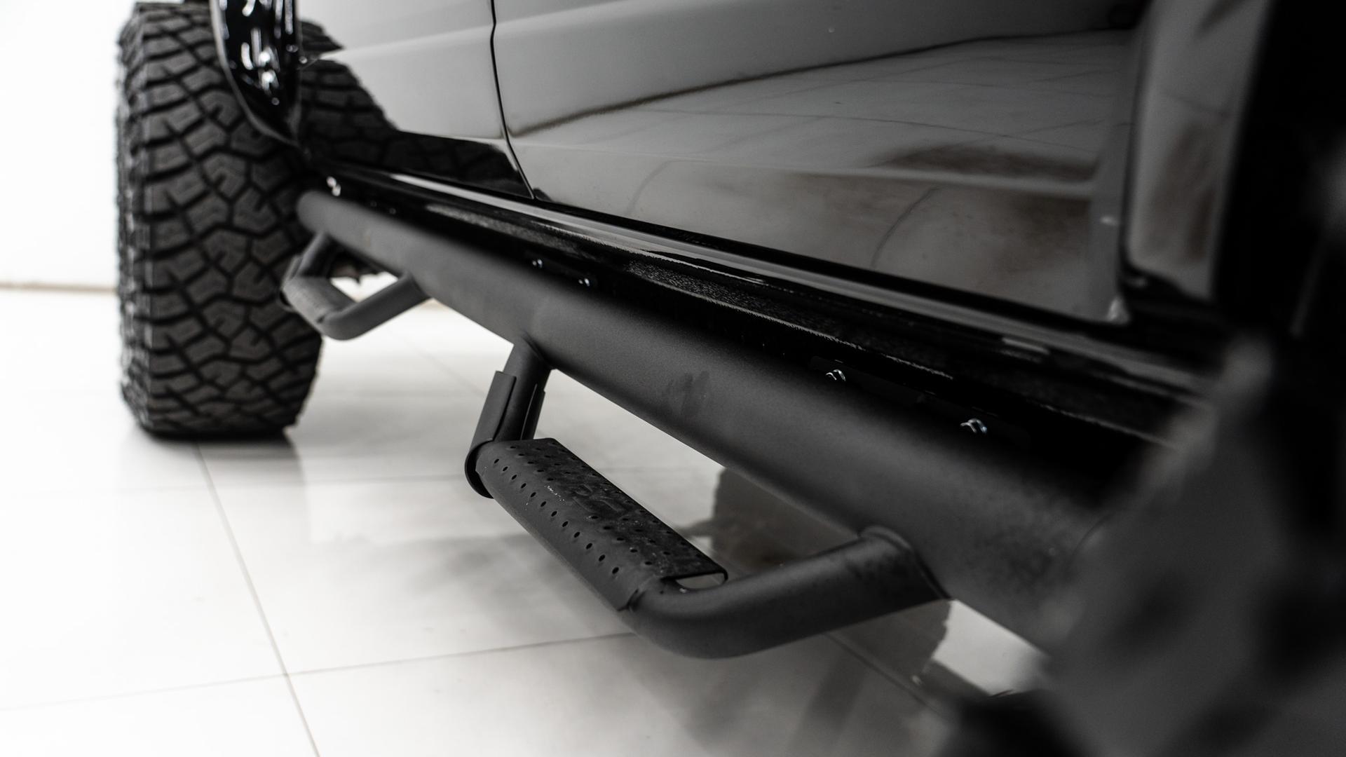 2025 FORD BRONCO in Black, photo 11 of 33