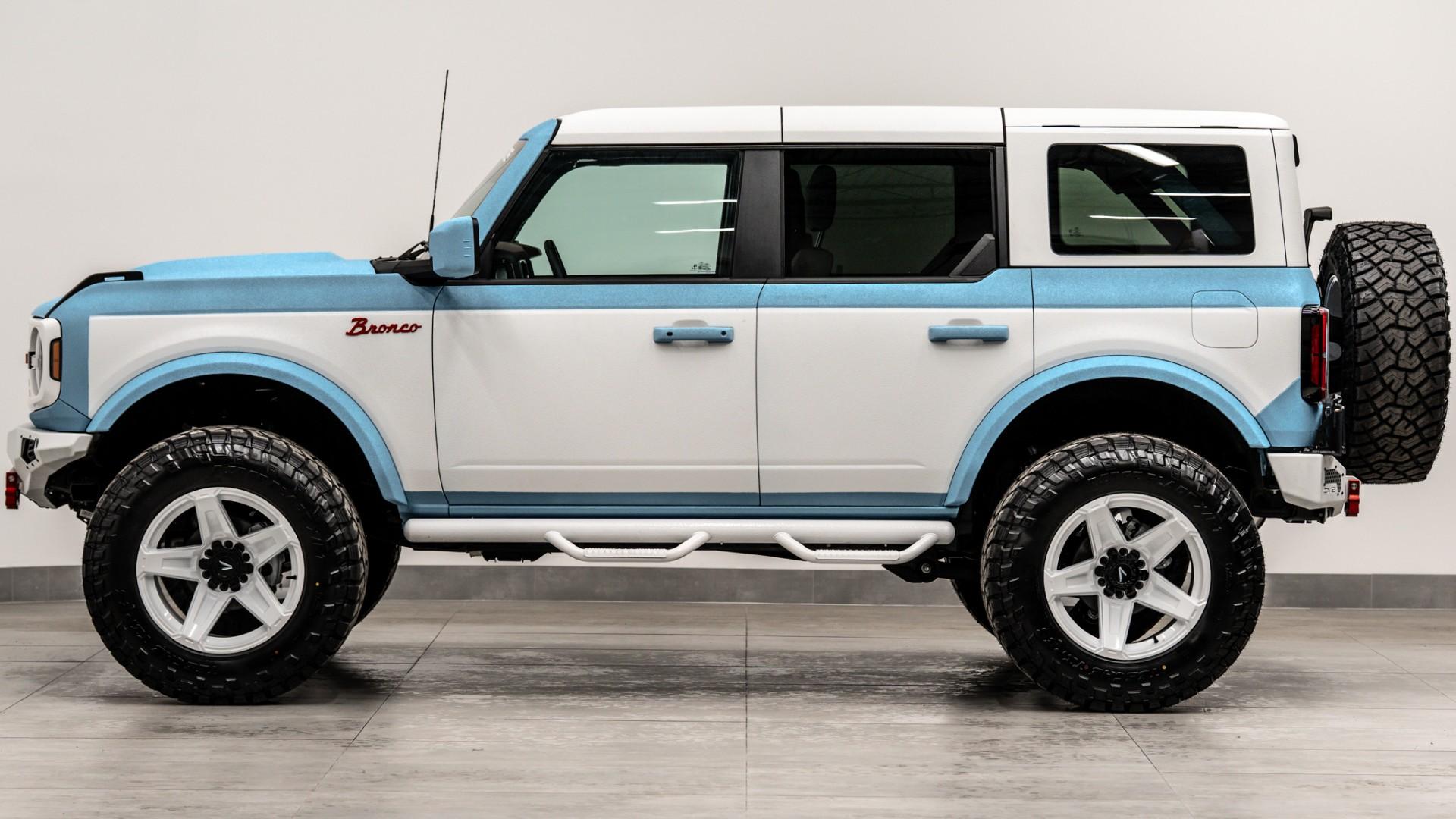 2025 FORD BRONCO in Blue, photo 14 of 38
