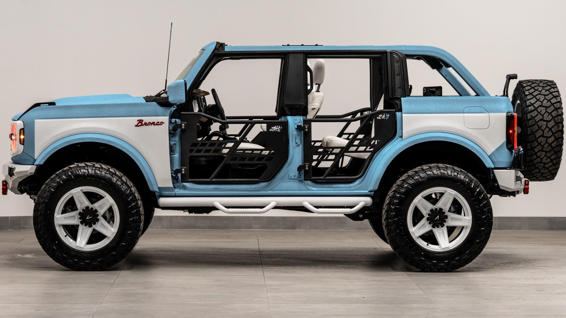 2025 FORD BRONCO in Blue, photo 29 of 38