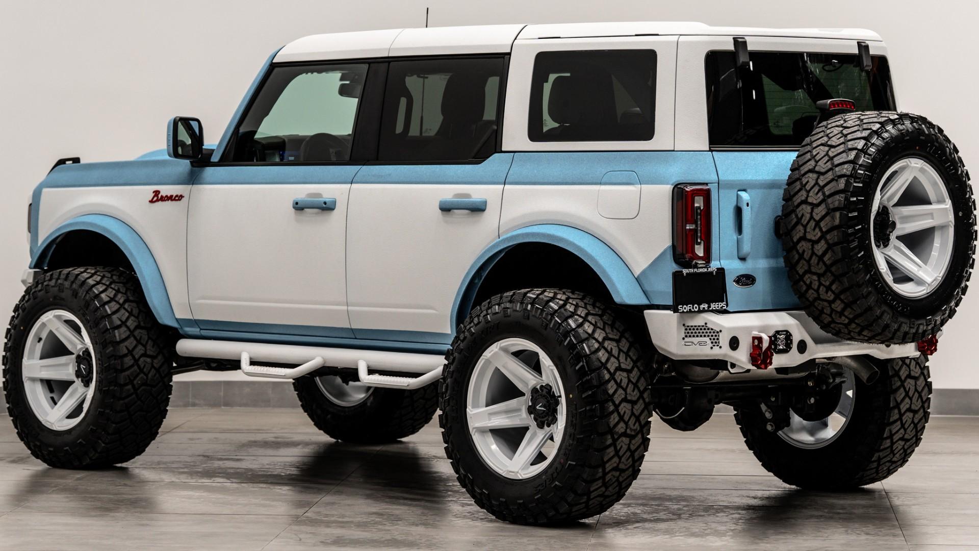 2025 FORD BRONCO in Blue, photo 12 of 38