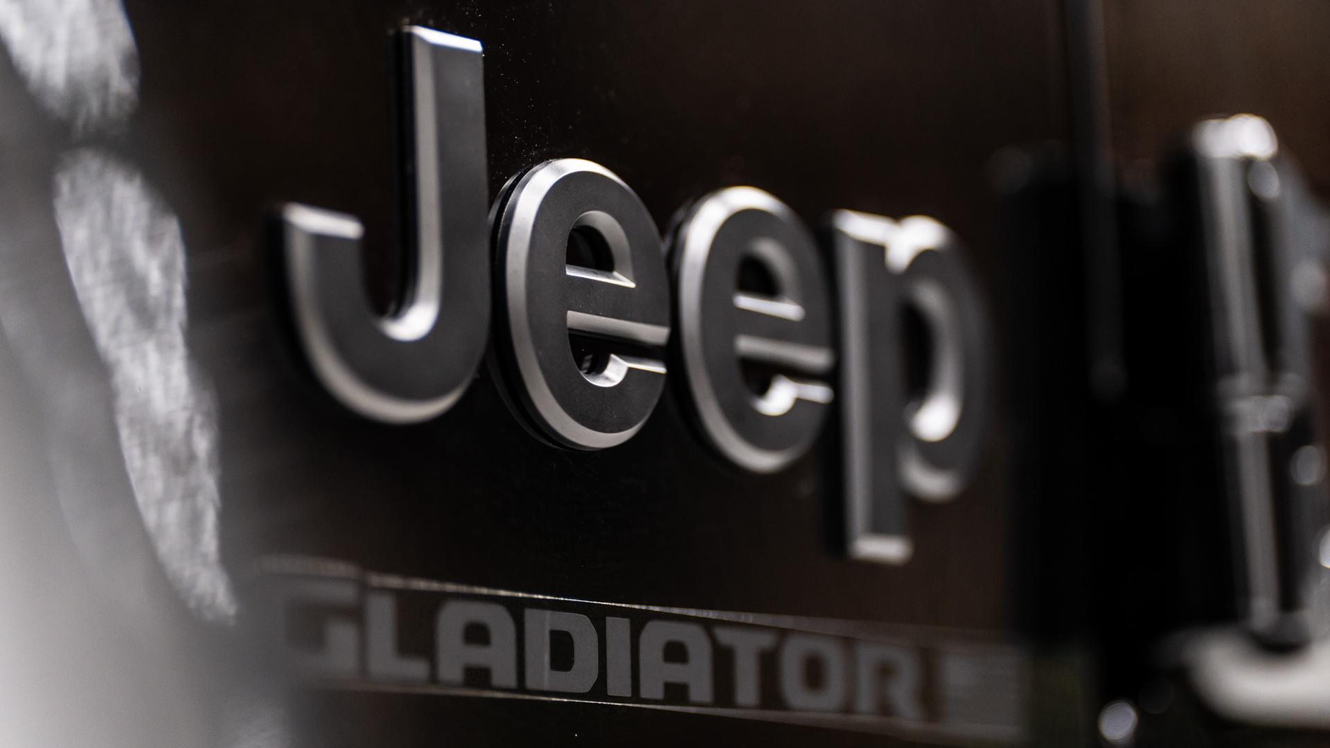 2026 JEEP GLADIATOR 4X4 in Black, photo 53 of 56