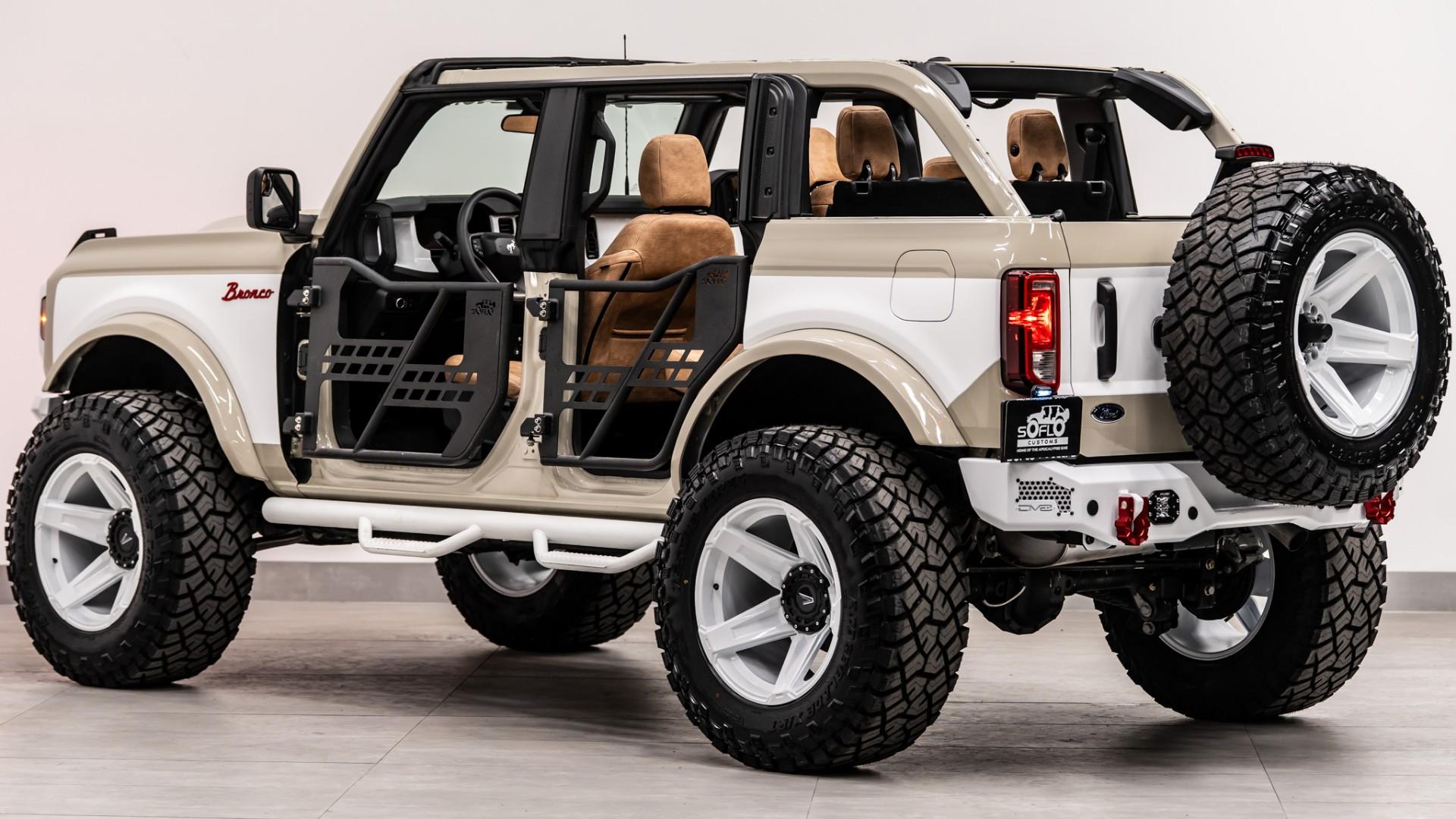 2025 FORD BRONCO in Tan, photo 26 of 53