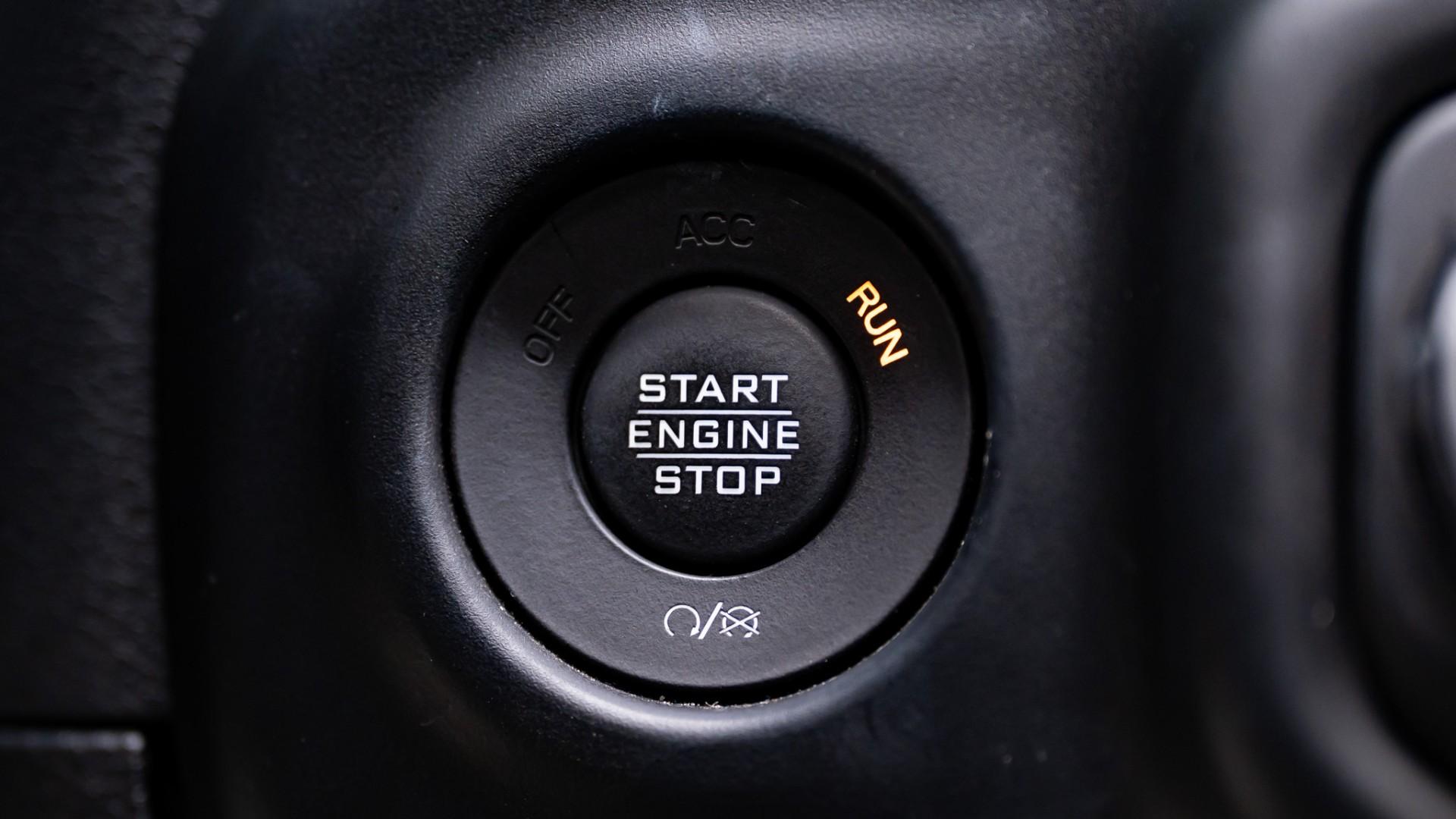 2020 JEEP WRANGLER in Sting-gray Clearcoat, photo 29 of 60