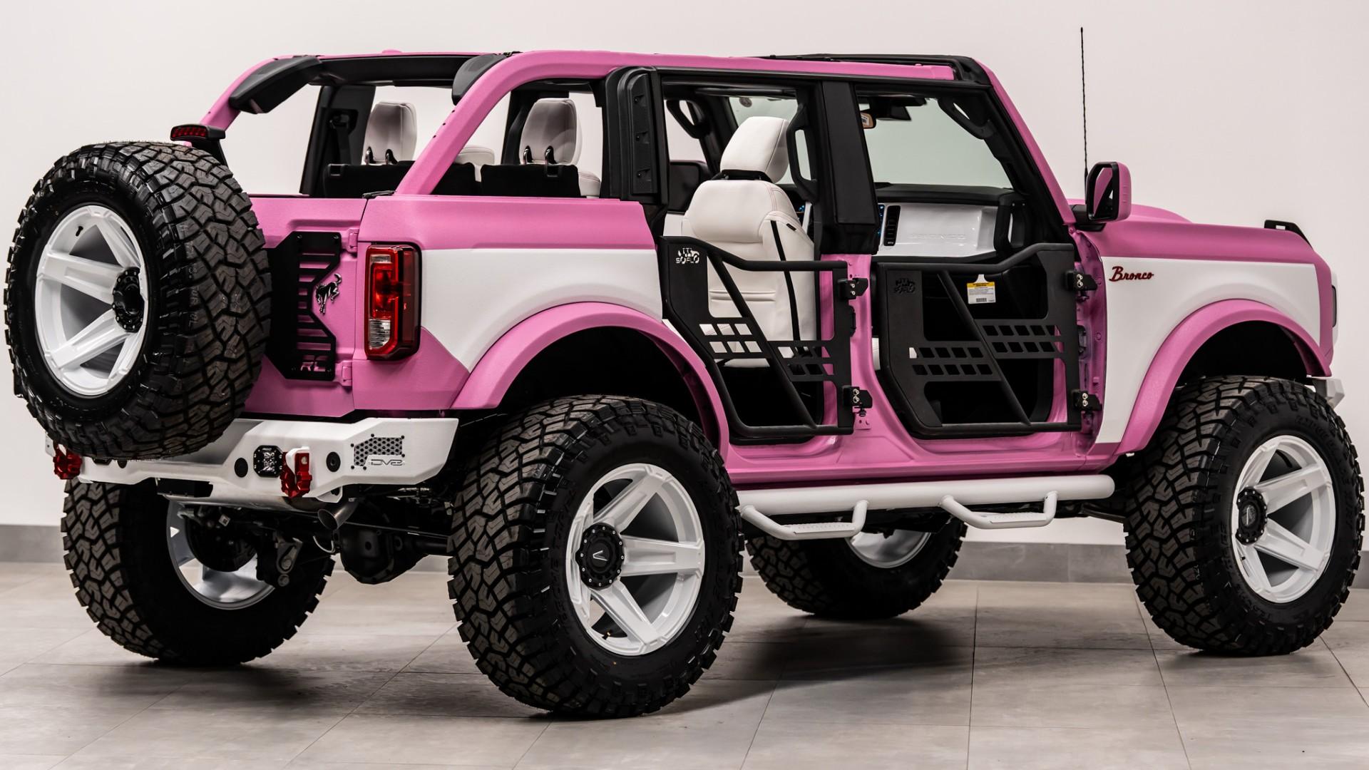 2025 FORD BRONCO in Pink, photo 26 of 51