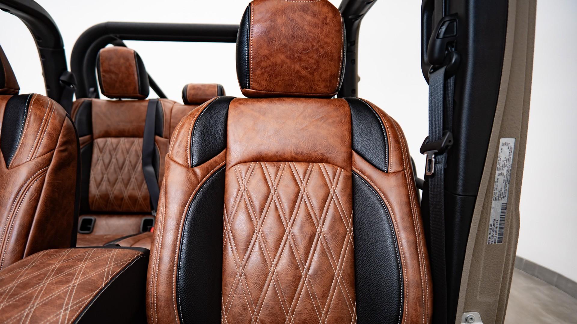2026 JEEP GLADIATOR in Tan, photo 25 of 53