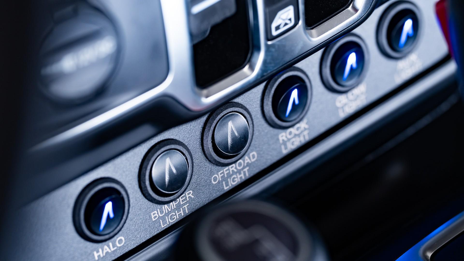 2026 JEEP GLADIATOR in Tan, photo 30 of 53
