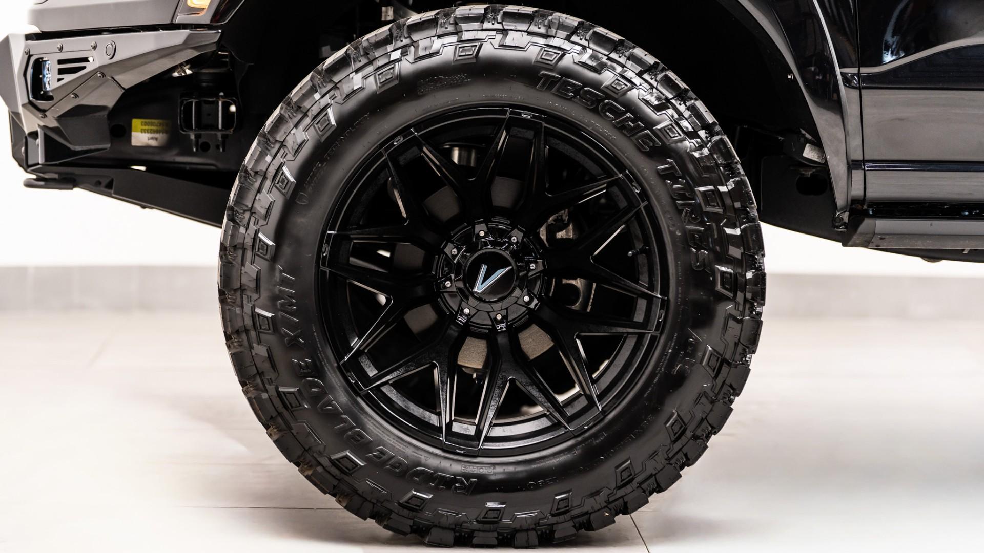 2025 FORD F-150 4X4 LARIAT in Black, photo 11 of 58