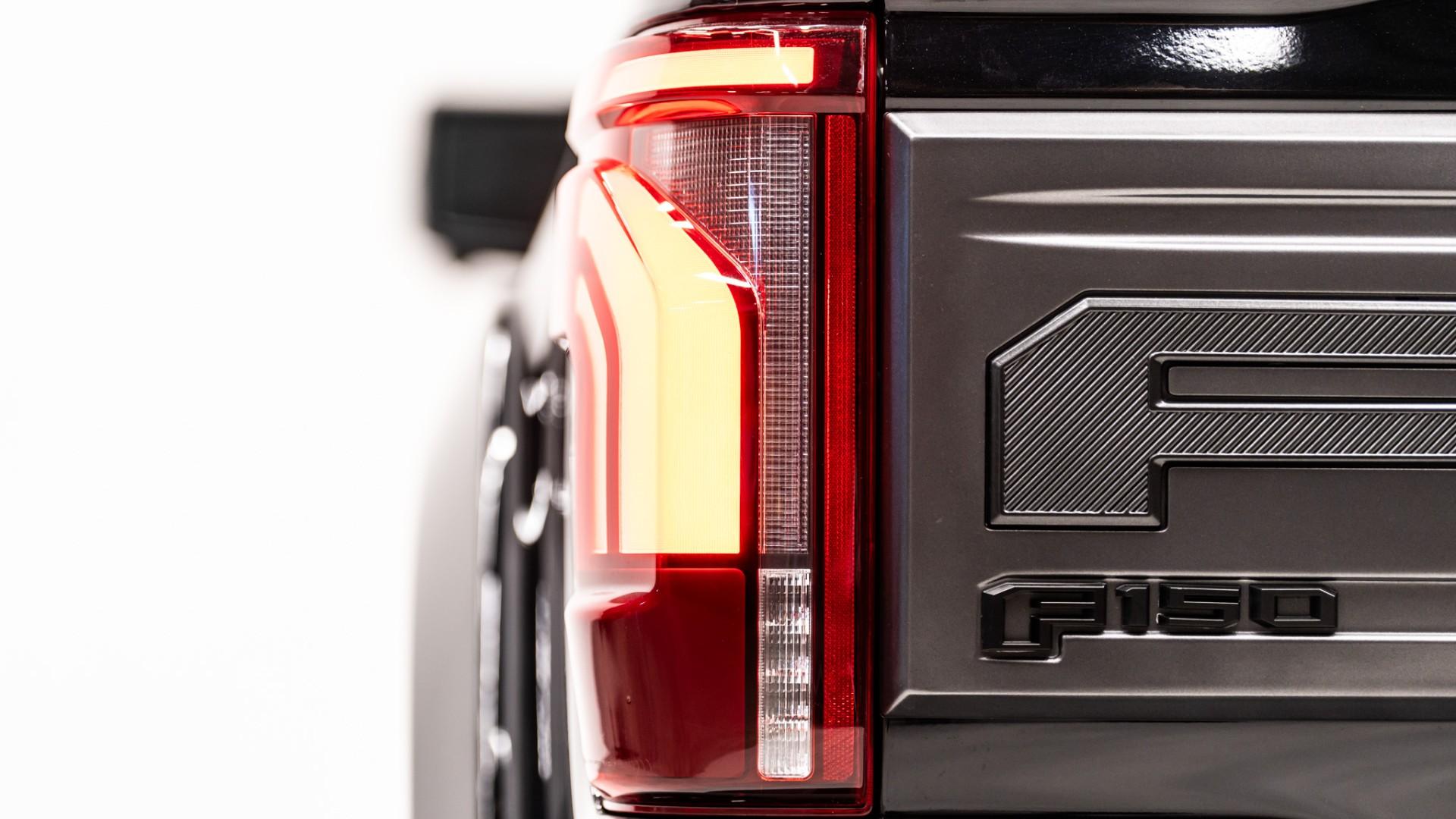 2025 FORD F-150 4X4 LARIAT in Black, photo 15 of 58