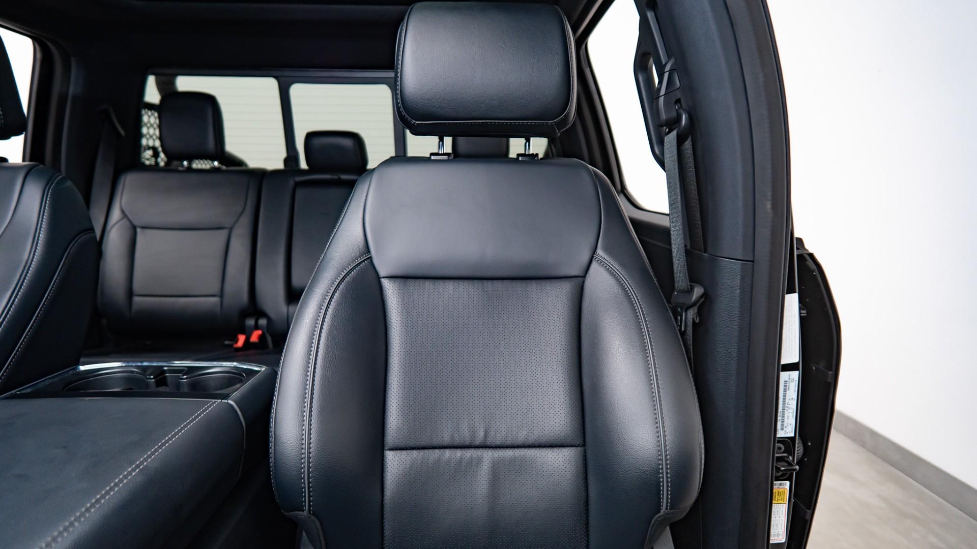 2025 FORD F-150 4X4 LARIAT in Black, photo 40 of 58