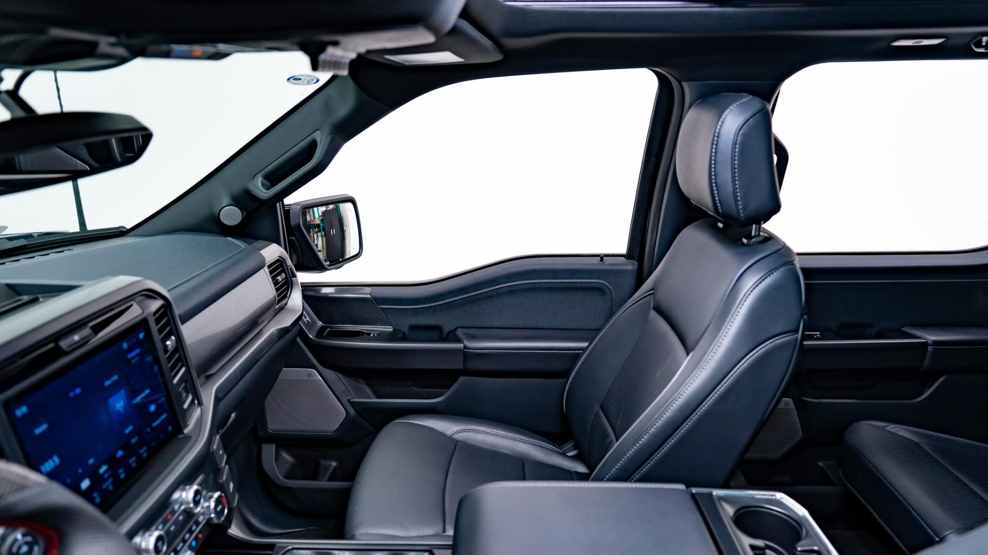 2025 FORD F-150 4X4 LARIAT in Black, photo 45 of 58