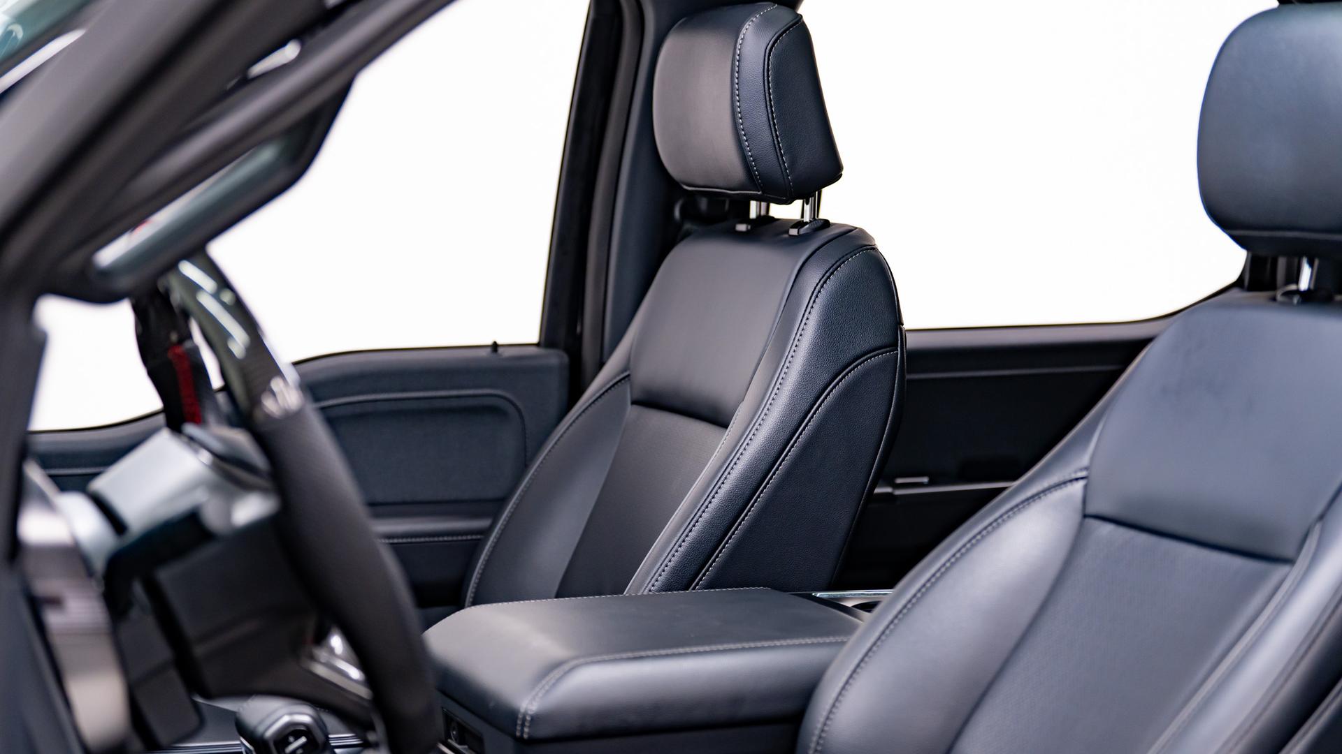 2025 FORD F-150 4X4 LARIAT in Black, photo 55 of 58