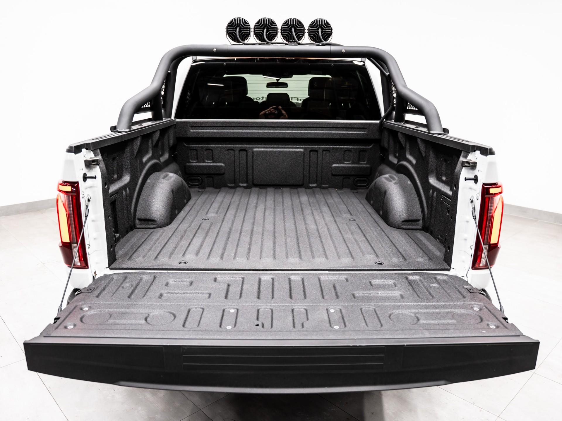 2025 FORD F-150 4X4 LARIAT in White, photo 14 of 53