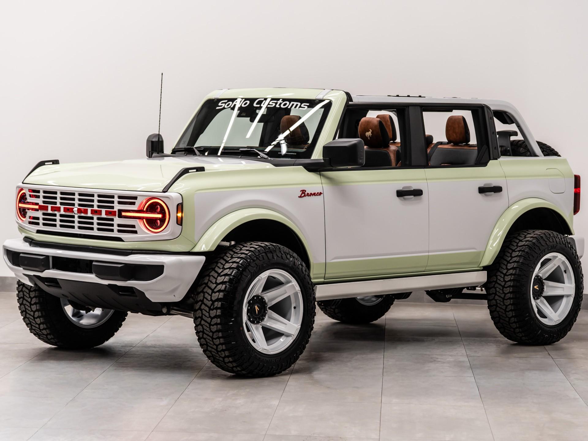 2025 FORD BRONCO 4X4 in Green, photo 2 of 60