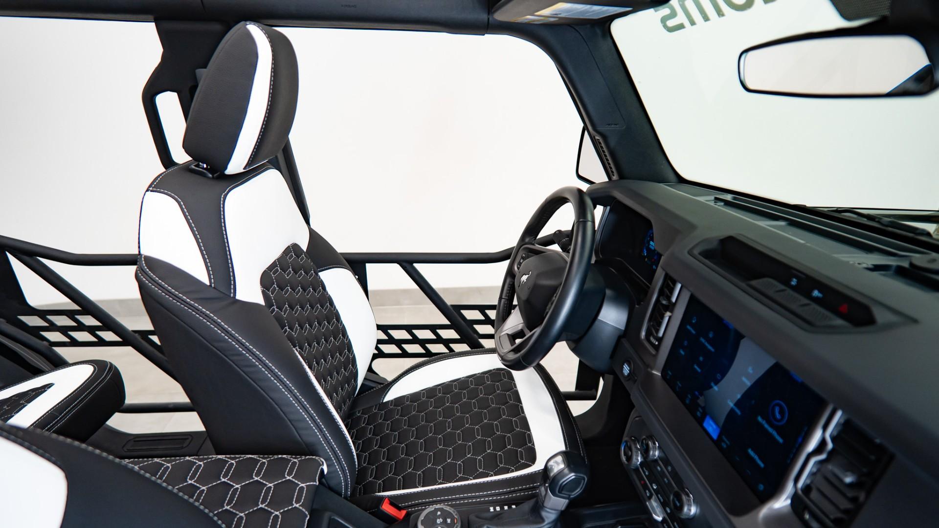 2025 FORD BRONCO in Black, photo 17 of 44