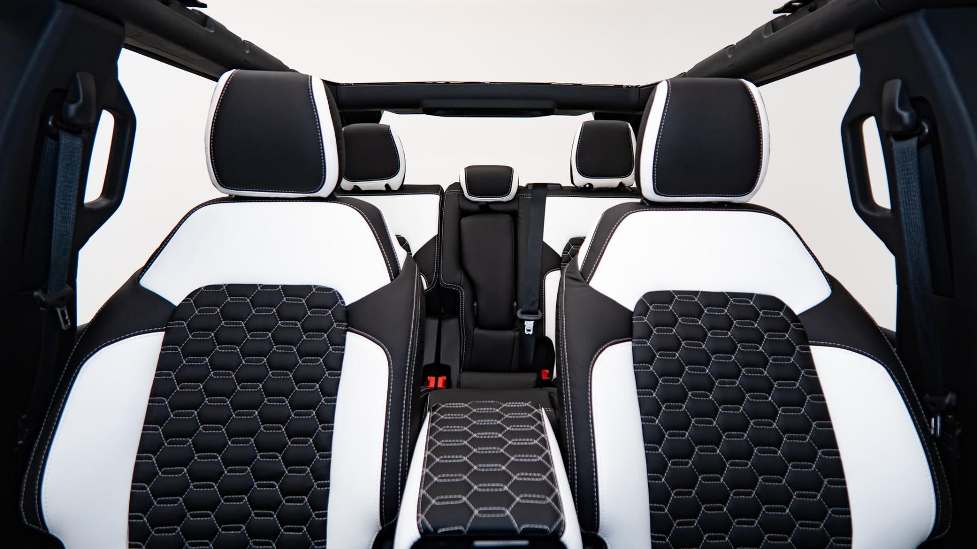 2025 FORD BRONCO in Black, photo 3 of 44