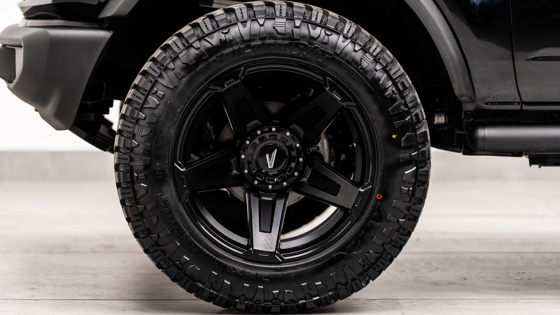 2025 FORD BRONCO in Black, photo 42 of 44