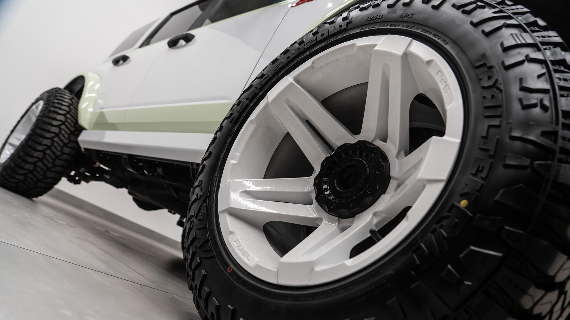 2025 FORD BRONCO in Green, photo 46 of 60