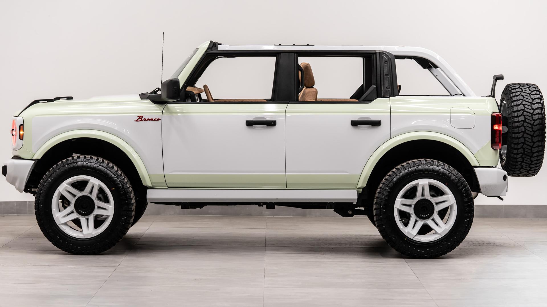 2025 FORD BRONCO in Green, photo 17 of 60