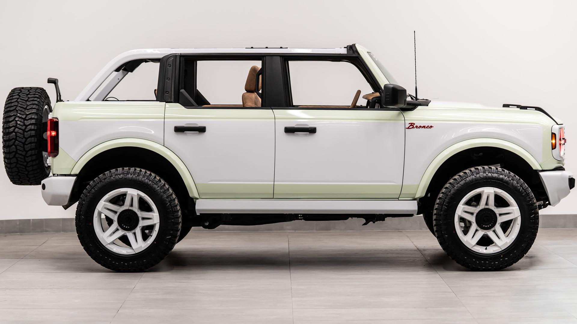 2025 FORD BRONCO in Green, photo 15 of 60