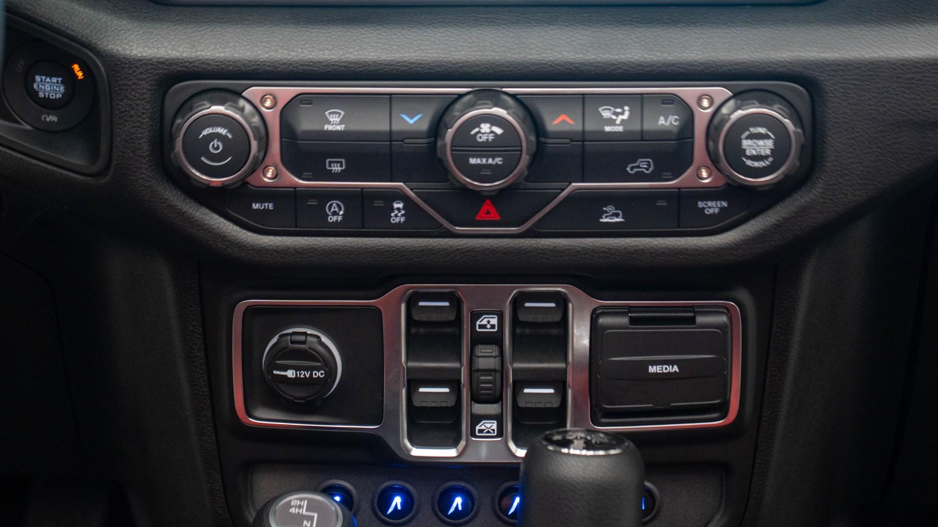 2026 JEEP WRANGLER 4X4 in Black, photo 36 of 55