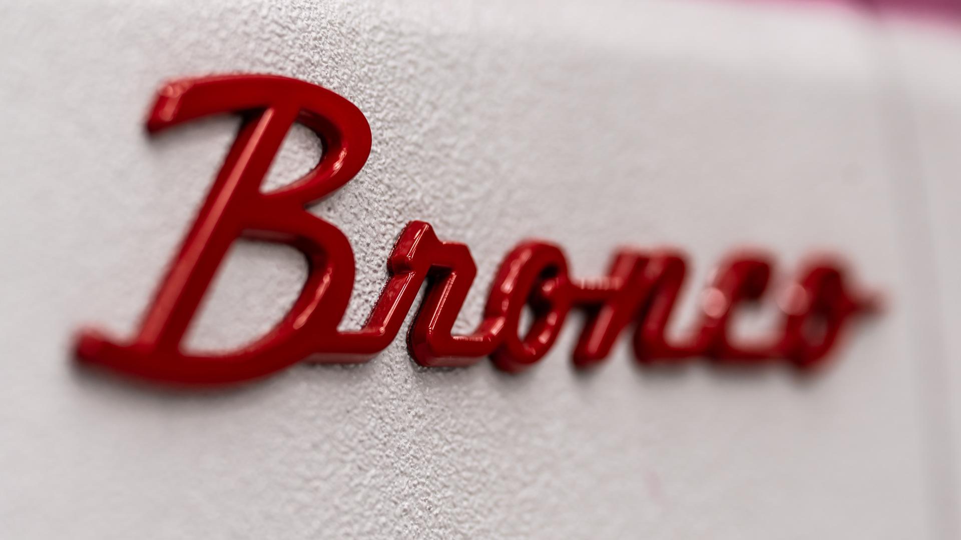 2026 FORD BRONCO in Pink, photo 15 of 52