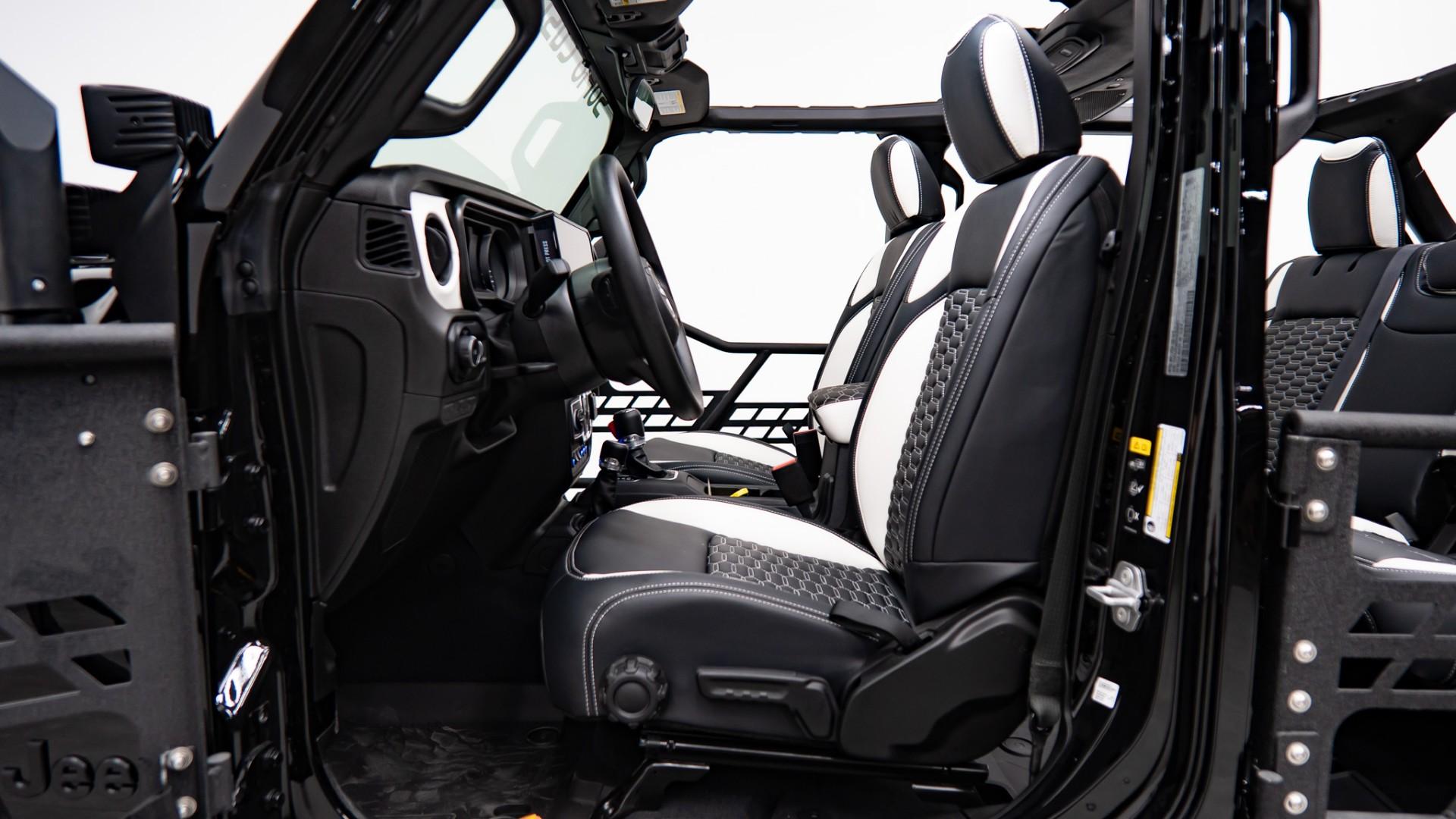 2026 JEEP WRANGLER 4X4 in Black, photo 34 of 59