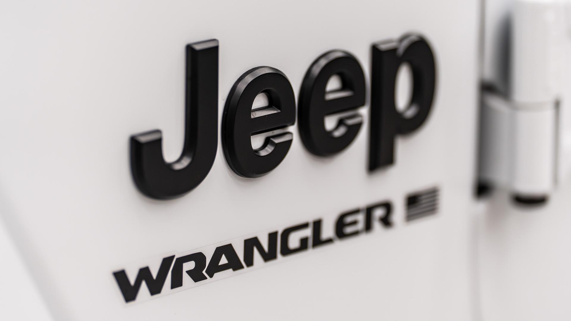 2025 JEEP WRANGLER in White, photo 48 of 51