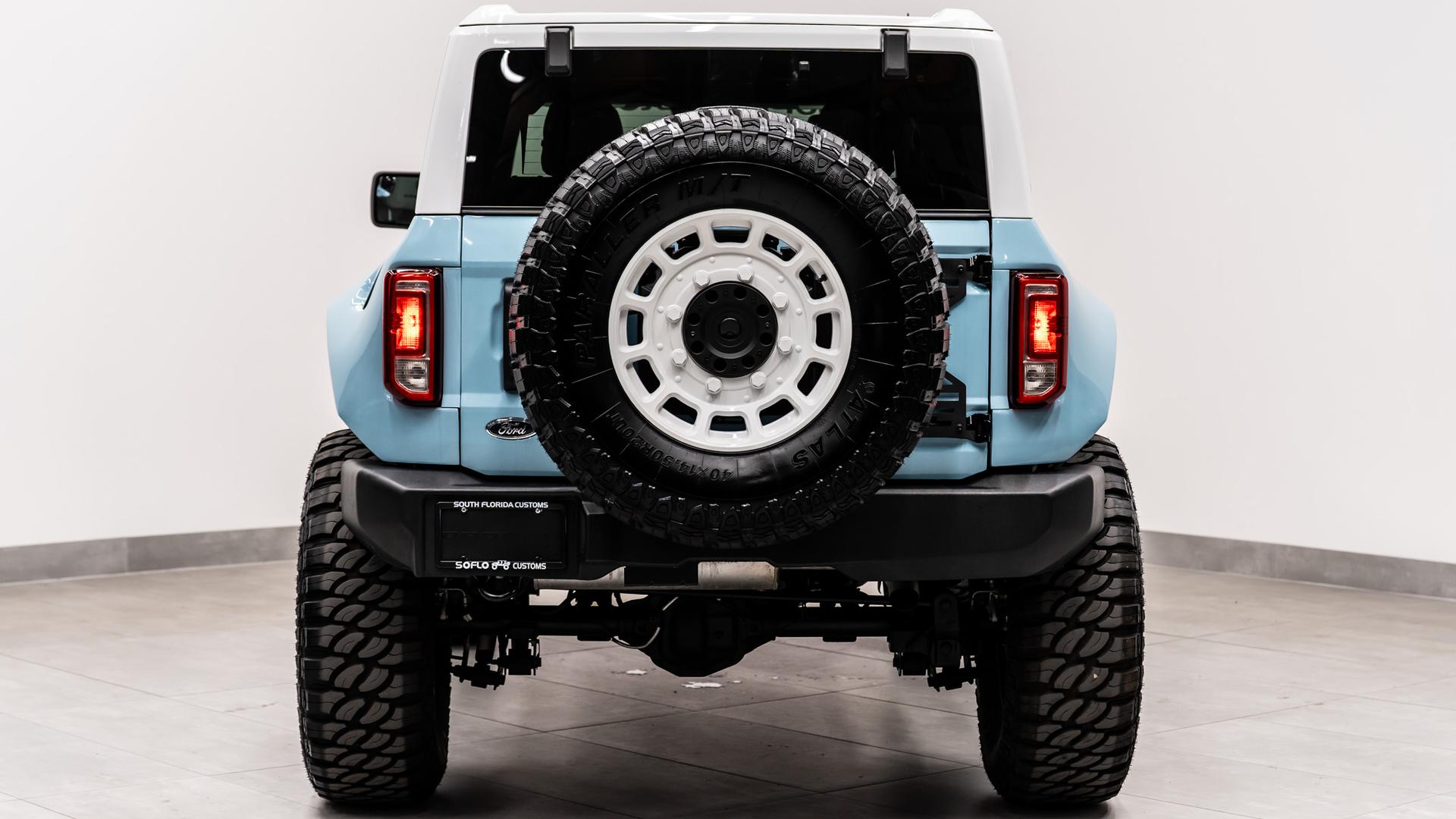 2024 FORD BRONCO 4X4 in Baby Blue, photo 9 of 60
