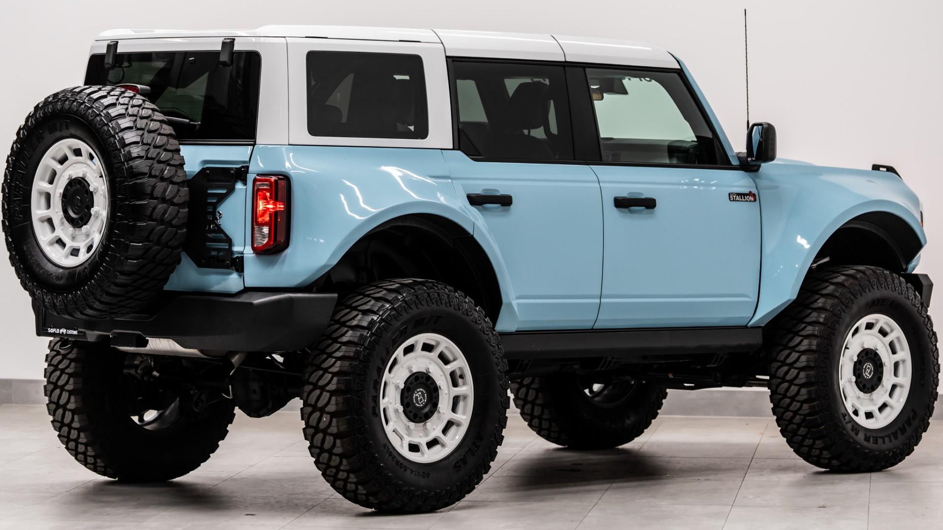 2024 FORD BRONCO 4X4 in Baby Blue, photo 8 of 60