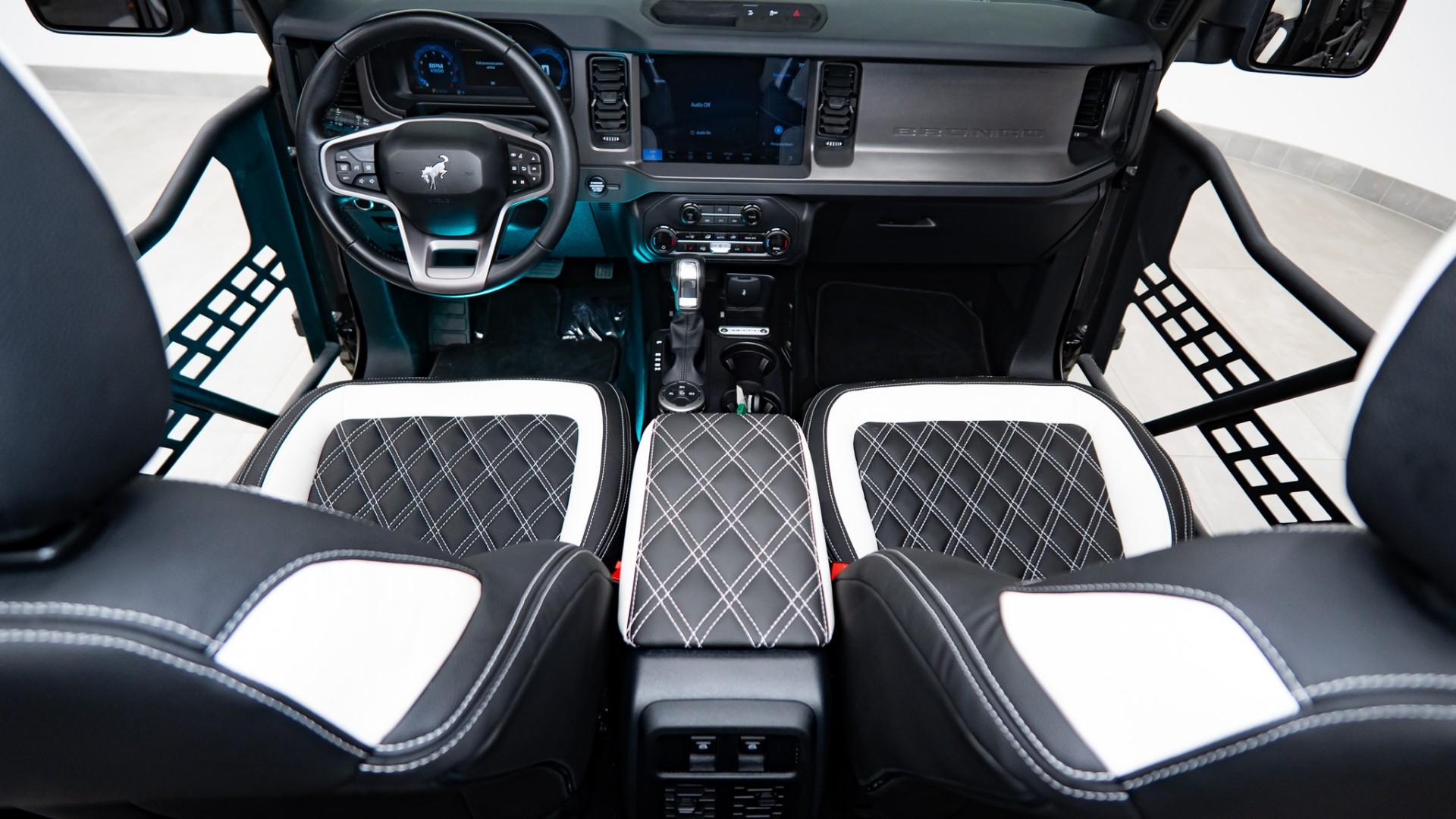 2025 FORD BRONCO in Black, photo 3 of 47