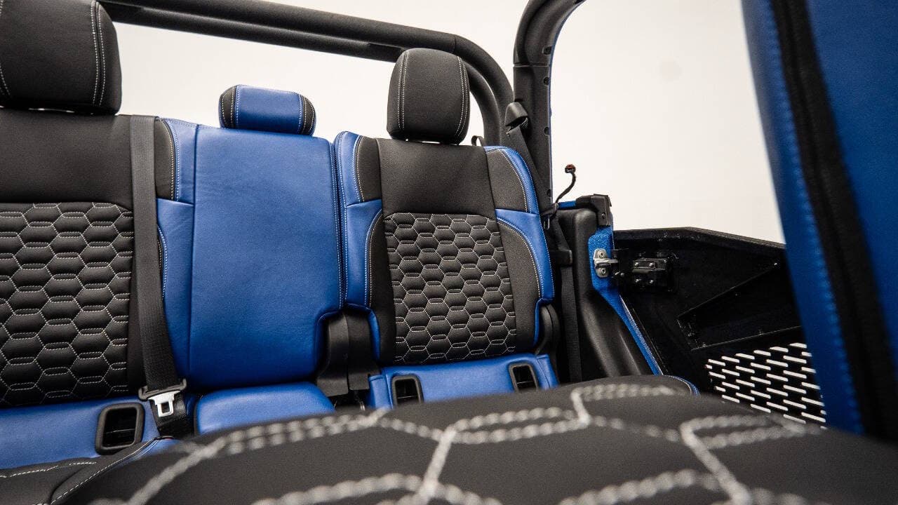 2023 JEEP GLADIATOR in Pepsi Blue, photo 19 of 25