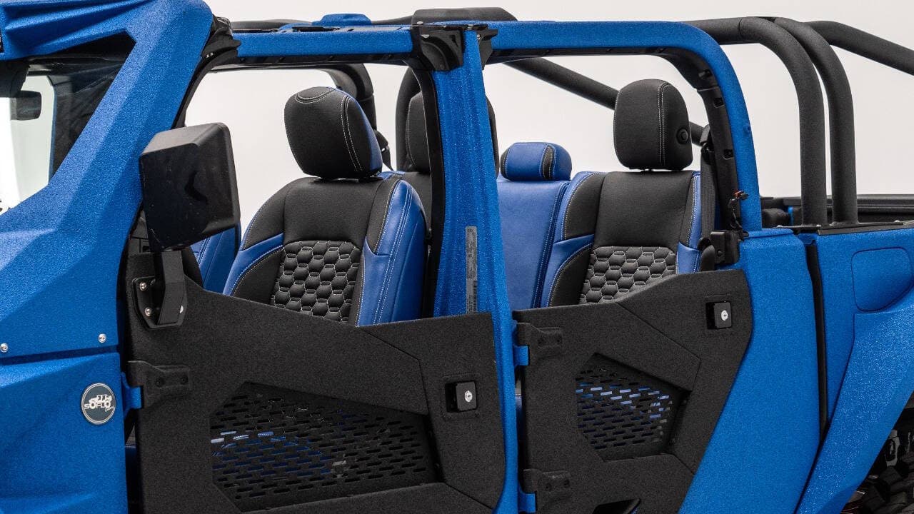 2023 JEEP GLADIATOR in Pepsi Blue, photo 17 of 25