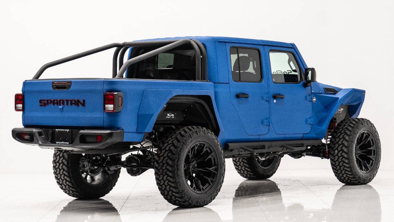 2023 JEEP GLADIATOR in Pepsi Blue, photo 6 of 25