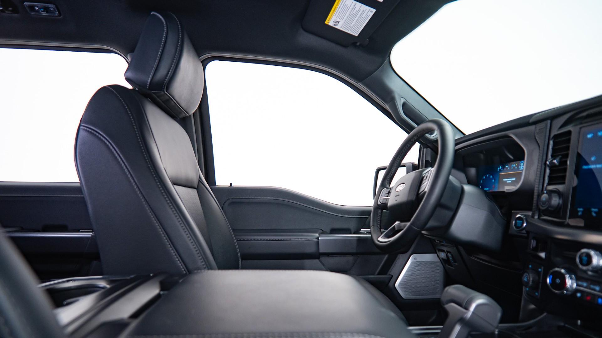 2025 FORD F-150 LARIAT in Black, photo 37 of 60