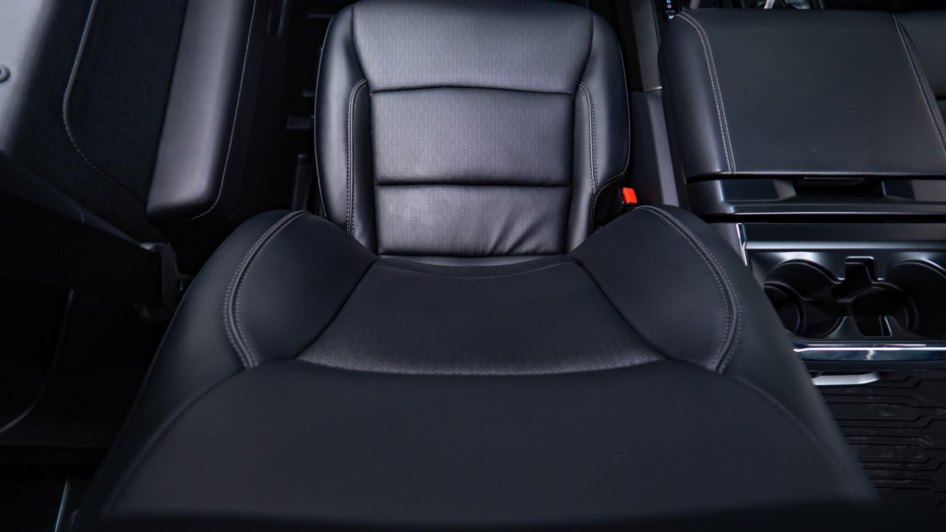 2025 FORD F-150 LARIAT in Black, photo 36 of 60