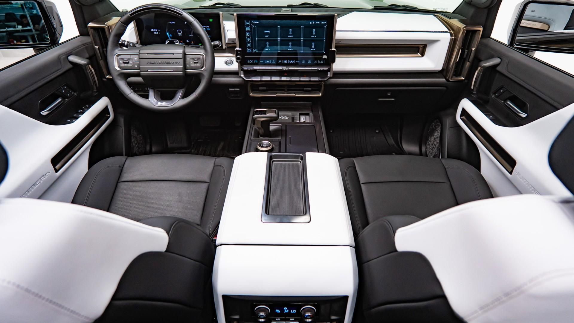 2024 GMC HUMMER EV 3X in VOID BLACK, photo 2 of 60
