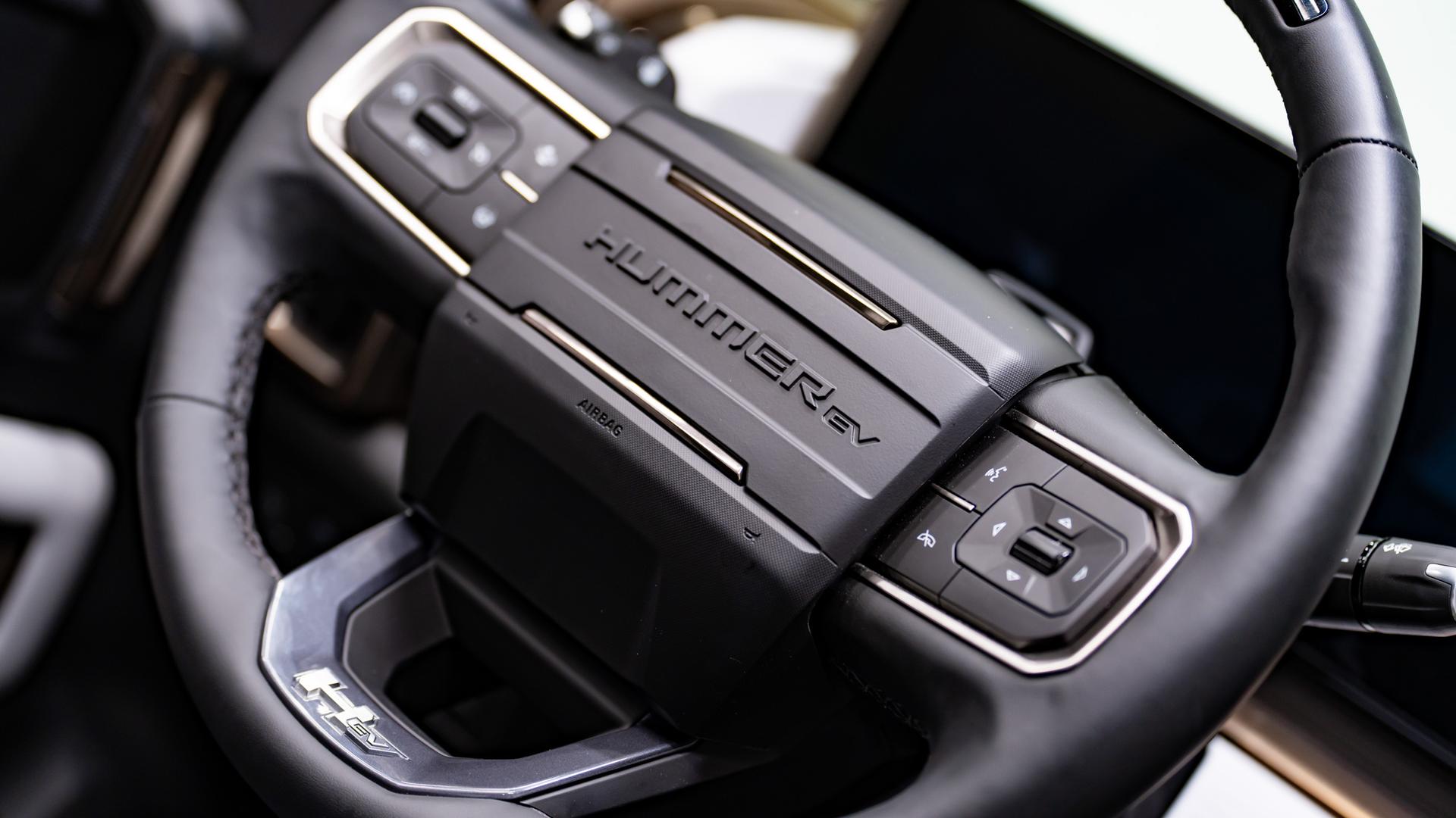 2024 GMC HUMMER EV 3X in VOID BLACK, photo 22 of 60