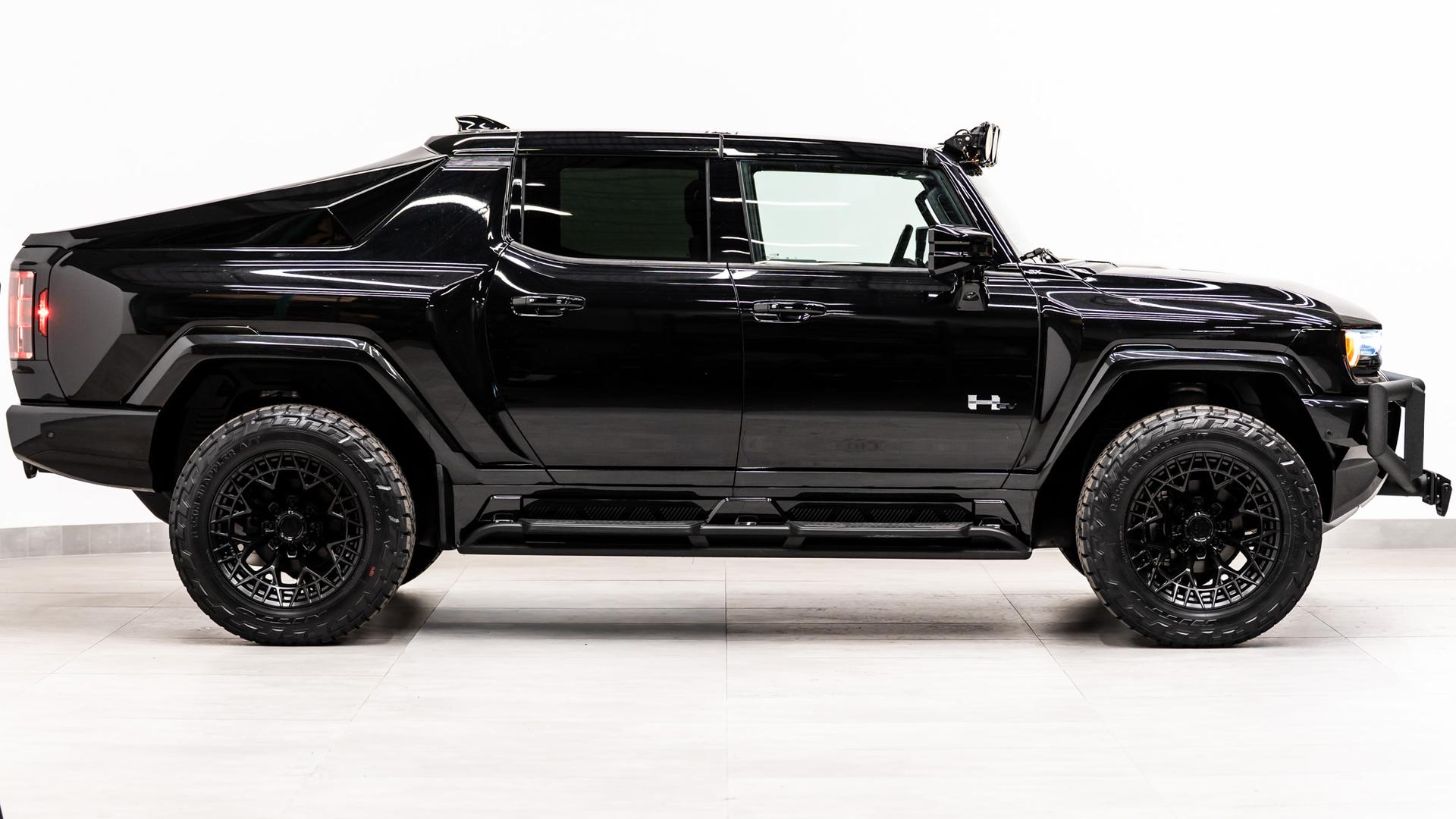 2024 GMC HUMMER EV 3X in VOID BLACK, photo 7 of 60