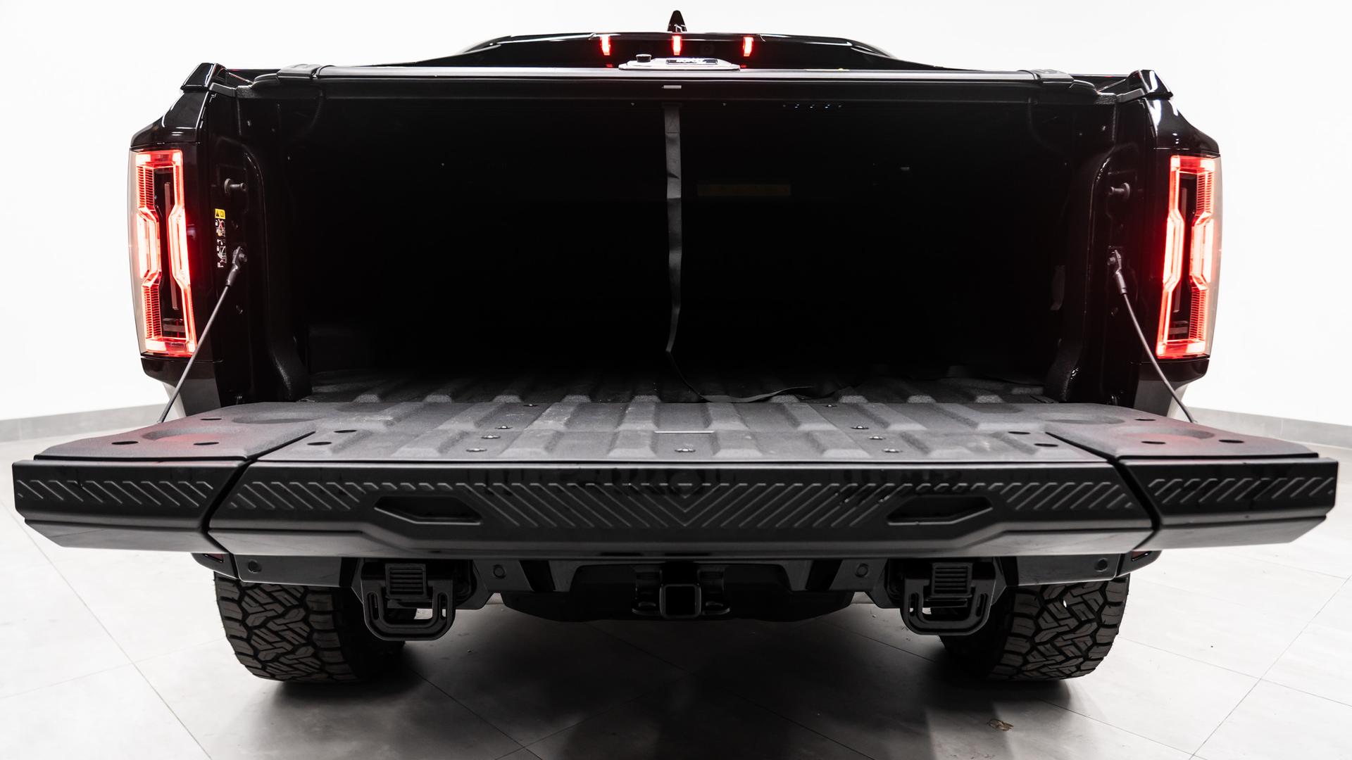 2024 GMC HUMMER EV 3X in VOID BLACK, photo 53 of 60