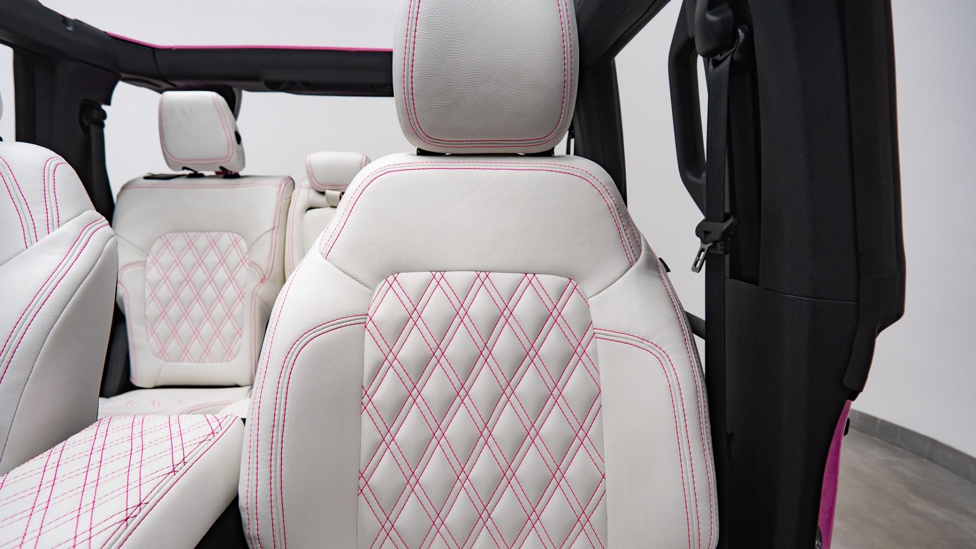 2026 FORD BRONCO in Pink, photo 36 of 53