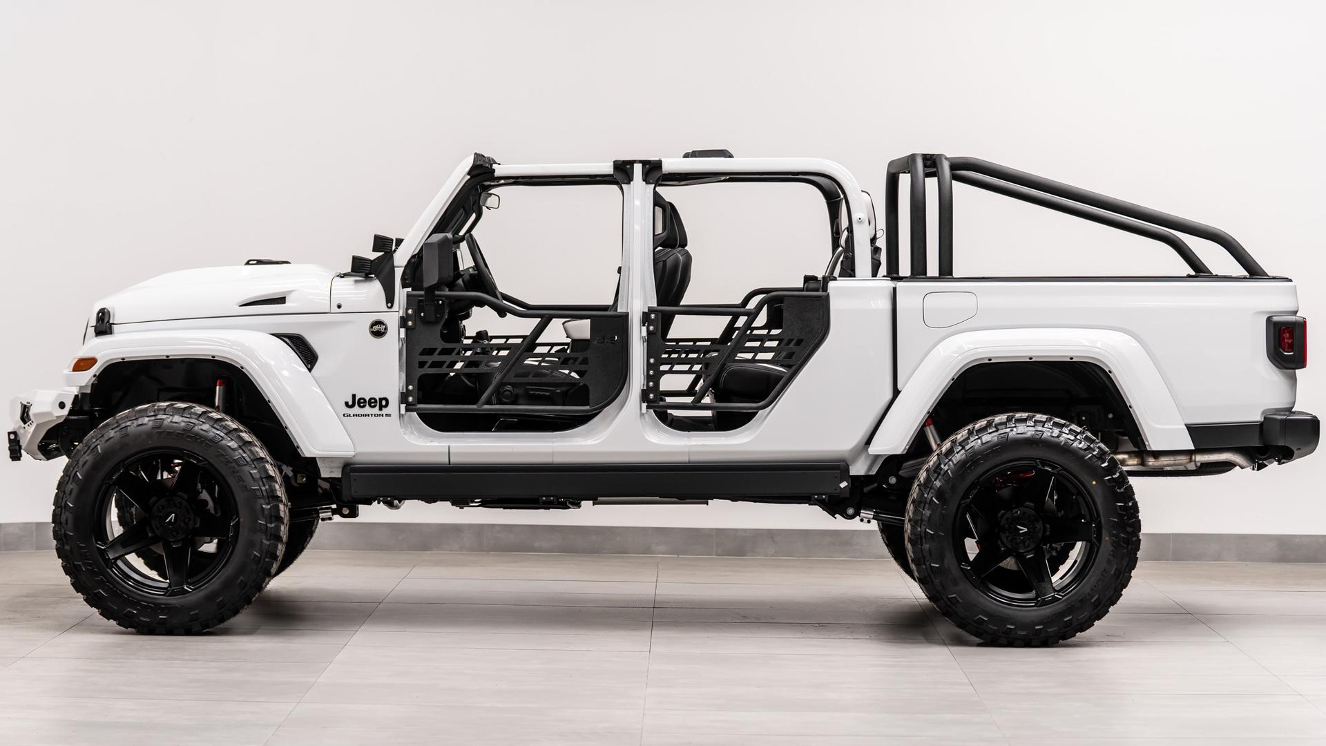2026 JEEP GLADIATOR 4X4 in White, photo 49 of 60