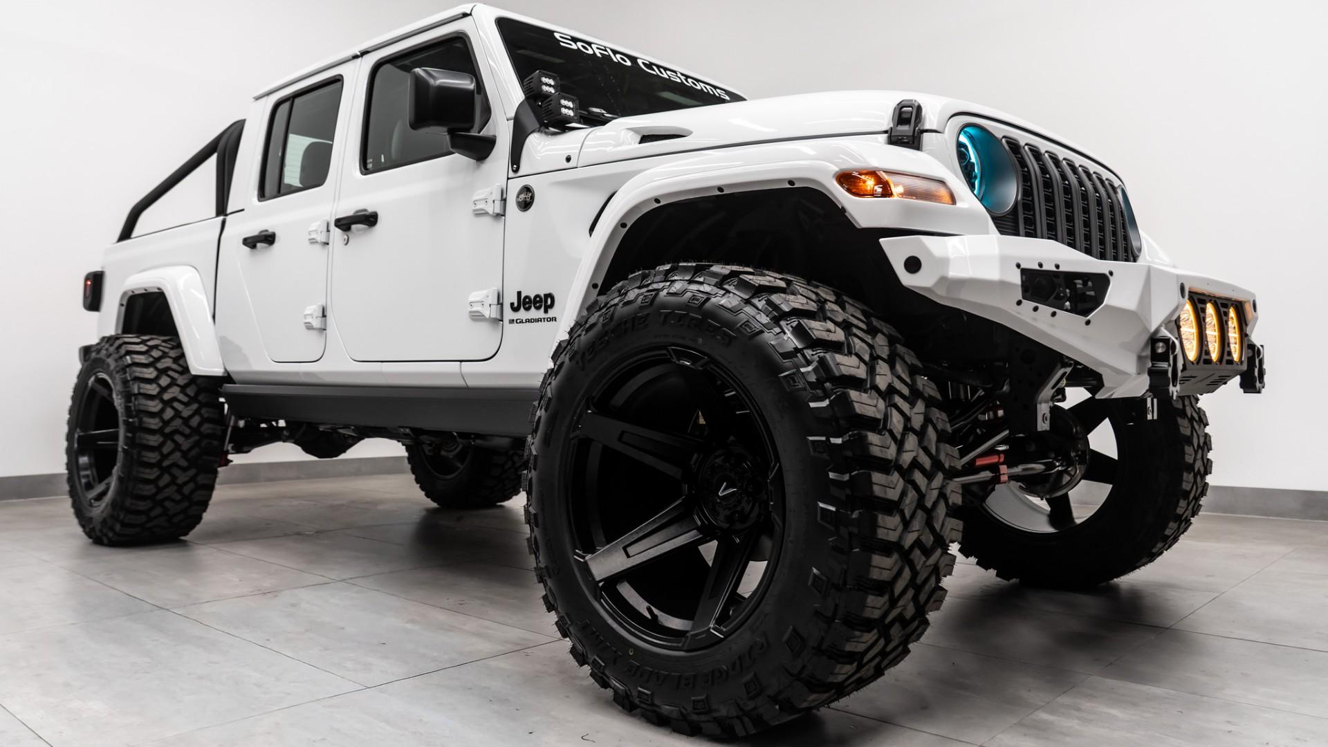 2026 JEEP GLADIATOR 4X4 in White, photo 6 of 60