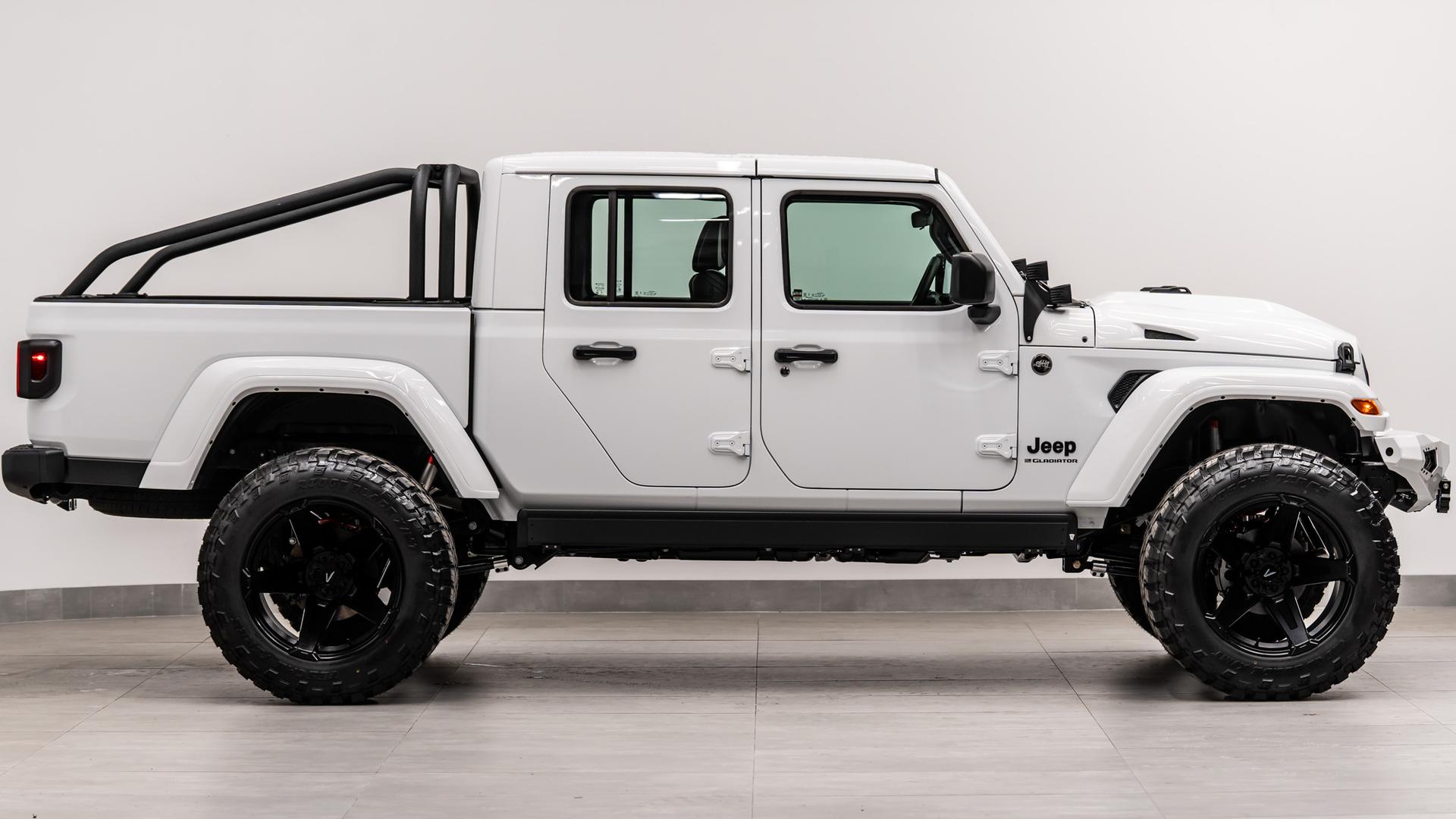 2026 JEEP GLADIATOR 4X4 in White, photo 7 of 60