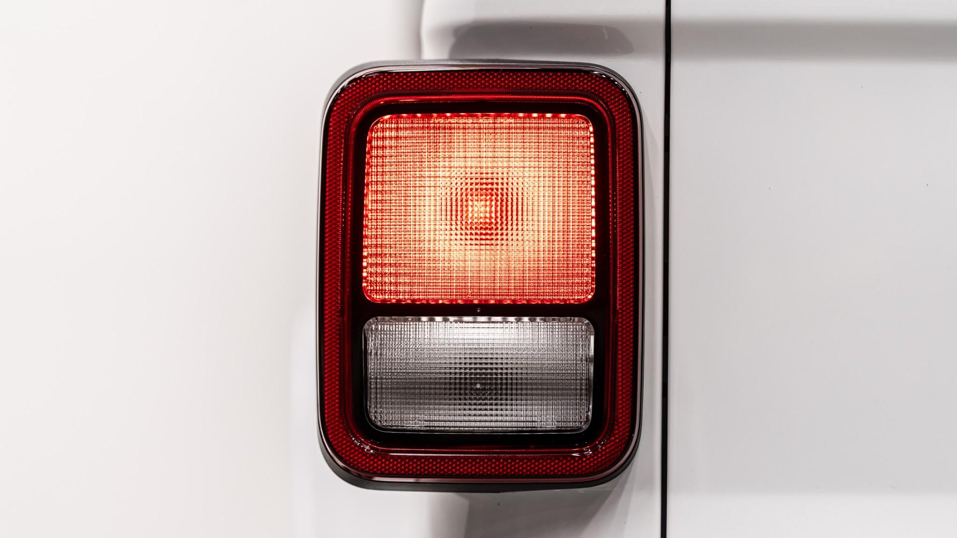 2026 JEEP GLADIATOR 4X4 in White, photo 14 of 60