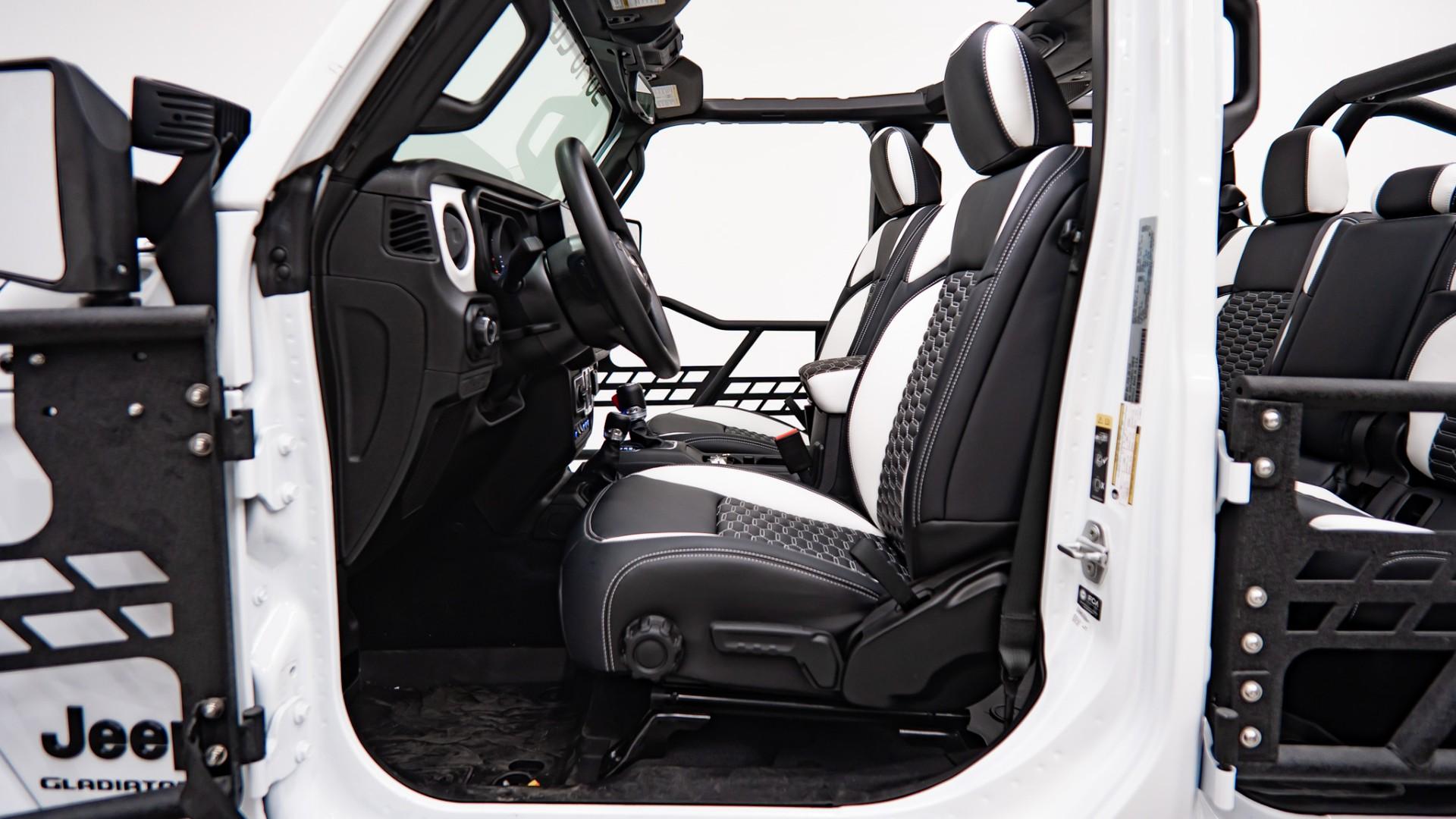 2026 JEEP GLADIATOR 4X4 in White, photo 34 of 60