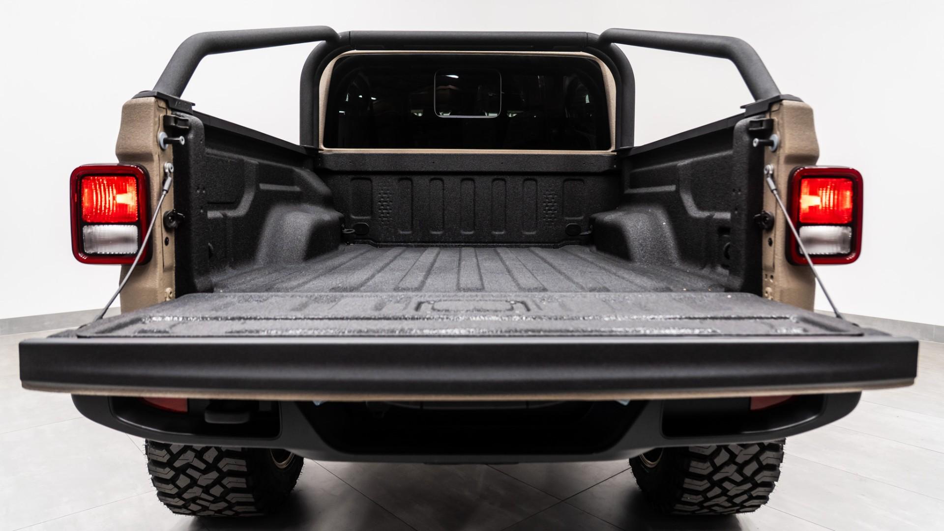 2026 JEEP GLADIATOR 4X4 in Tan, photo 15 of 60