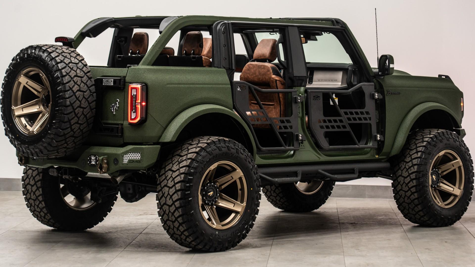 2025 FORD BRONCO in Green, photo 29 of 52