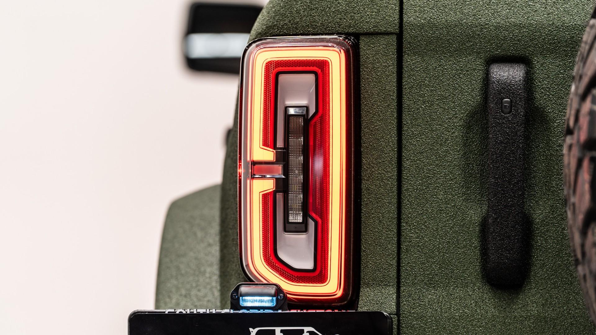 2025 FORD BRONCO in Green, photo 10 of 52